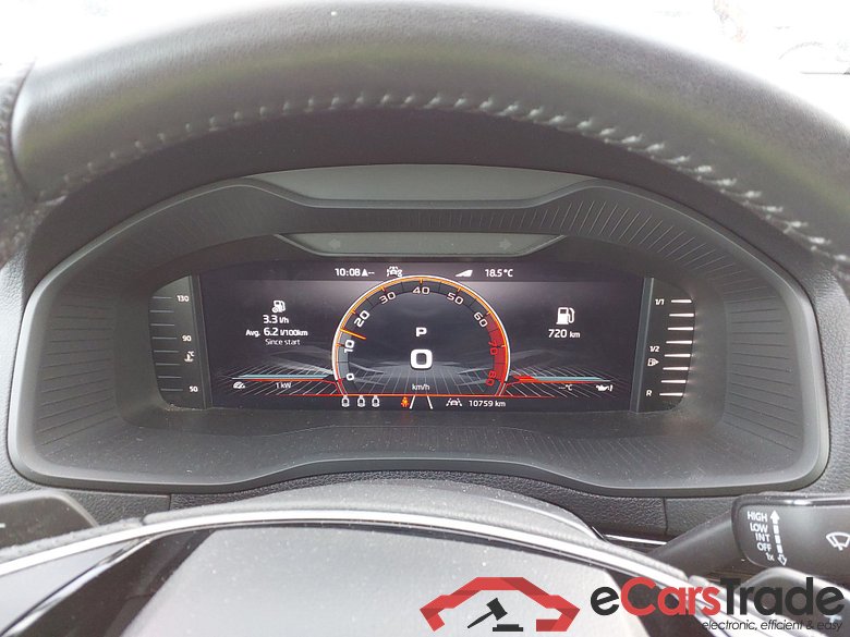 SKODA Karoq 1.5 TSI 110kW 150cv DSG Automático Sportline #4