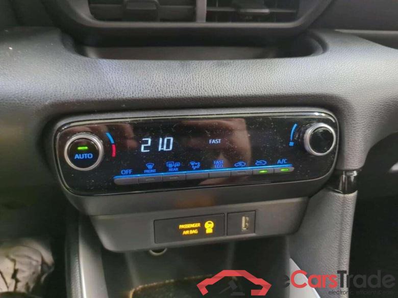 TOYOTA Yaris 1.5 Hyb. Active #4