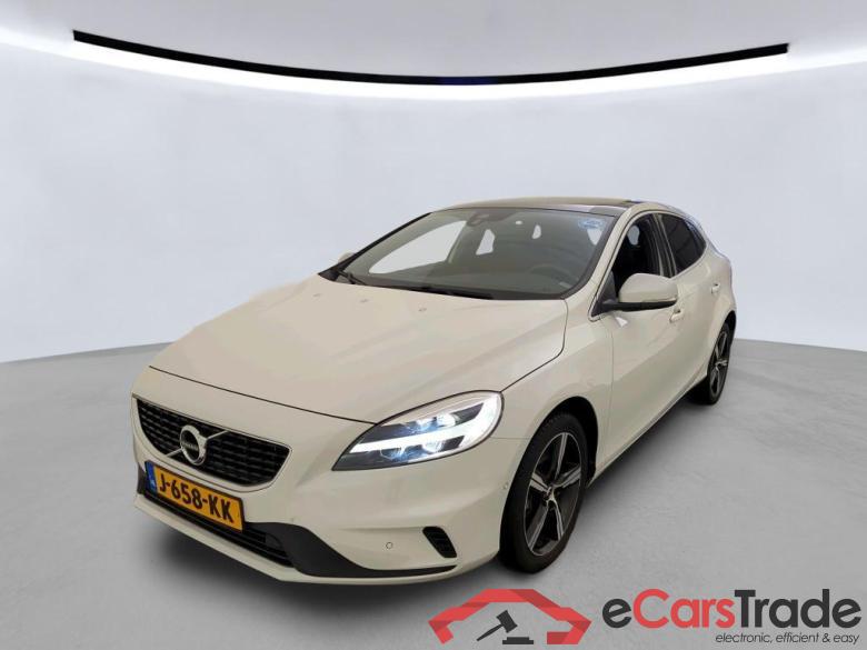 VOLVO V40 112 kW #1