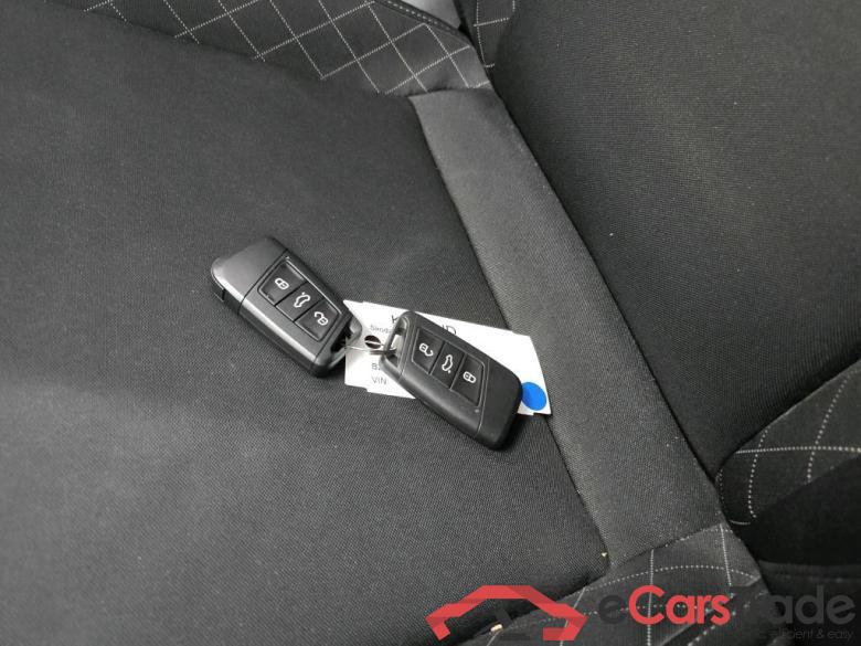 SKODA Karoq 81 kW #6