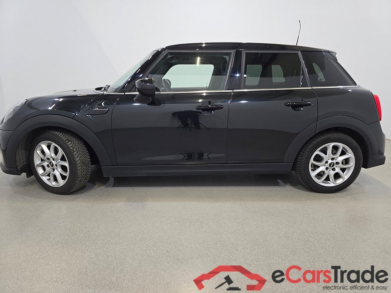 Mini Cooper Facelift 1.5i 136Hp Aut. LED-Xenon Virtual Ambient Navi 1/2 Sport-Leather KeylessGo Klima PDC ... #2