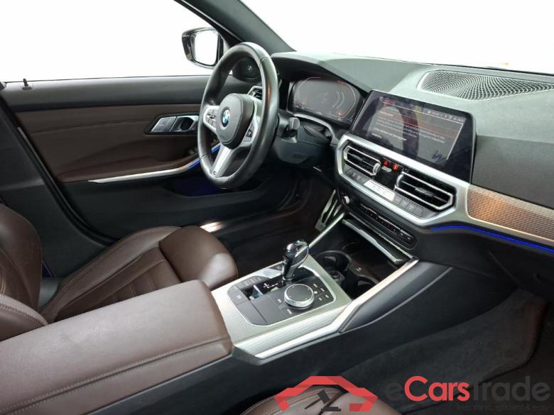 BMW 3 Serie Sedan 330iA 4D 190kW #6