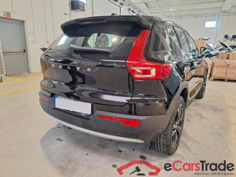 VOLVO XC40 / 2017 / 5P / SUV T4 PLUG-IN HYBRID AUTO RECHARGE INSCR. #2