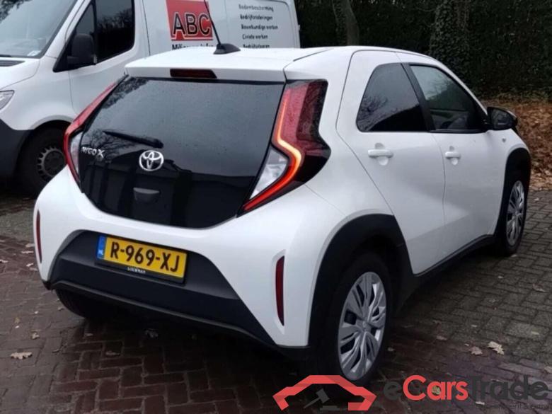 TOYOTA Aygo X 1.0 VVT-i MT Play #4