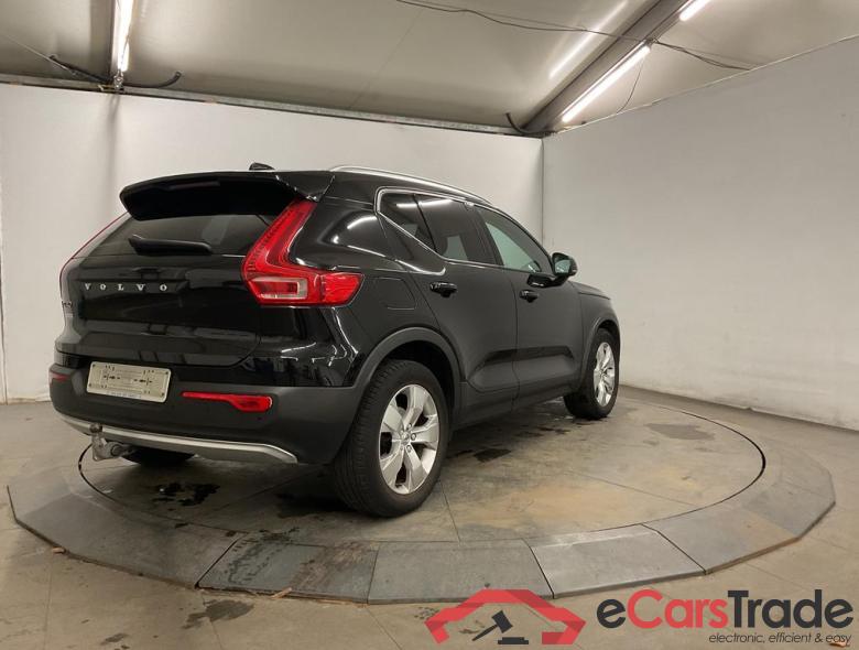 VOLVO XC40 1.5 T3 Momentum #2