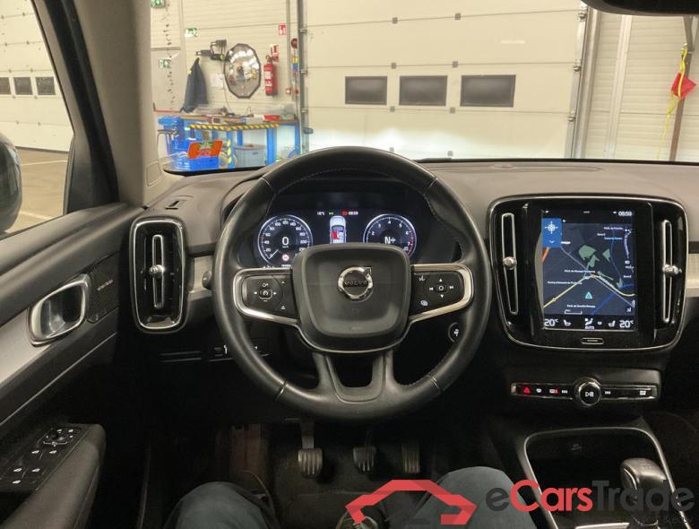 VOLVO XC40 1.5 T3 Momentum #6