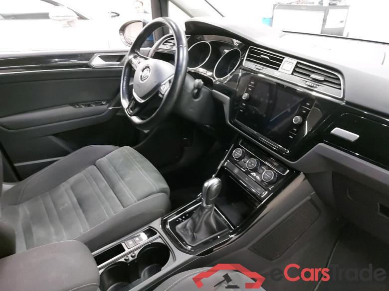 VOLKSWAGEN - VW  TOURAN TDi 115PK DSG Highline Pack Business & Two Individual Rear Seats & Winter Pack & Easy Open & App Connect & Heated Rear Seats Second Row & Power Foldable Trailer Hook #3