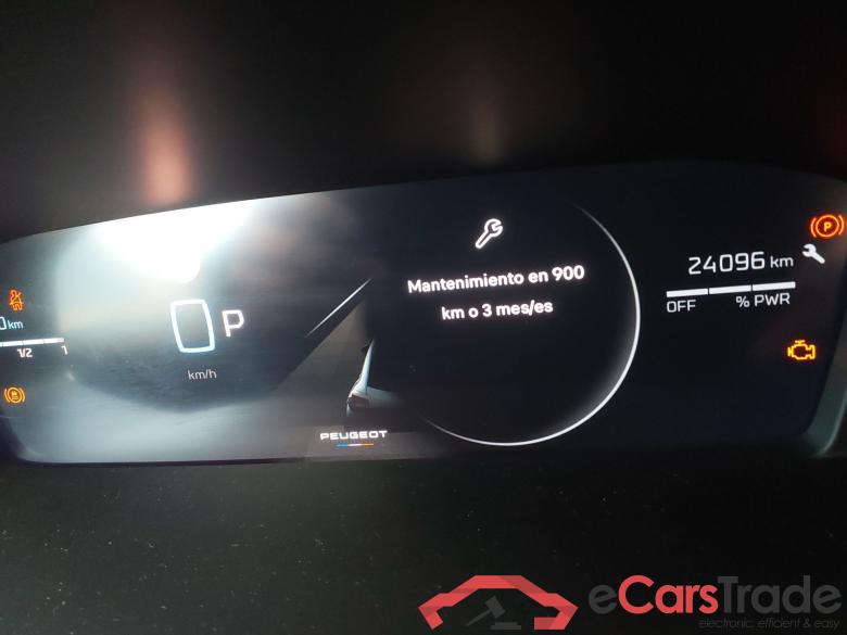 PEUGEOT 208 5P HYBRID 100 eDCS6 Automático Allure #6