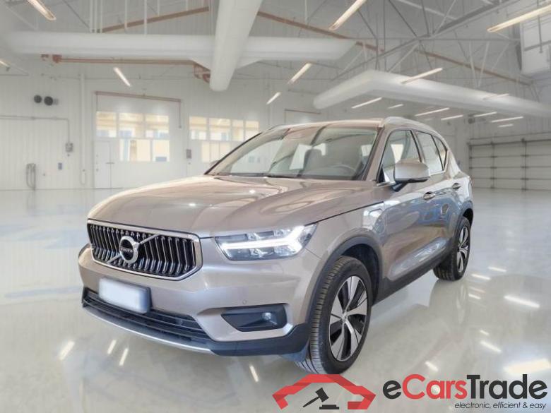 VOLVO XC40 / 2017 / 5P / SUV T4 PLUG-IN HYBRID AUTO RECH INSCRIP EXPR #1
