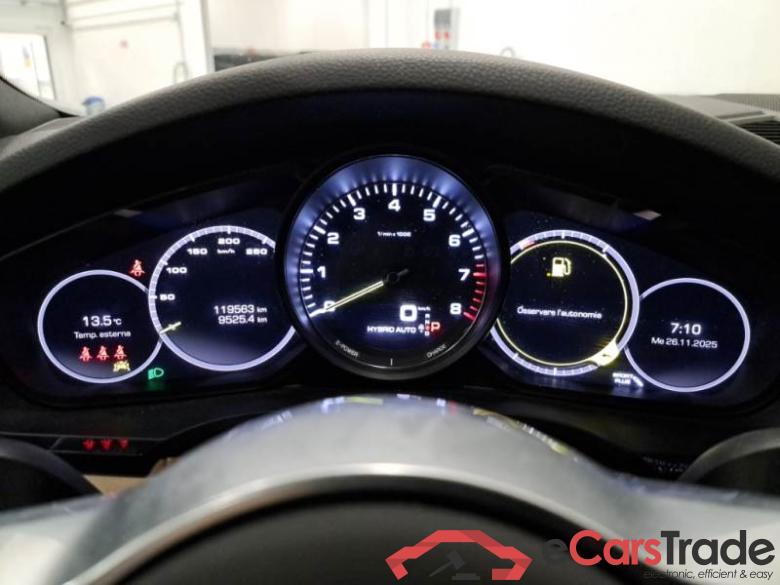 PORSCHE CAYENNE COUPE / 2019 / 5P / SUV 3.0 V6 E-HYBRID #4