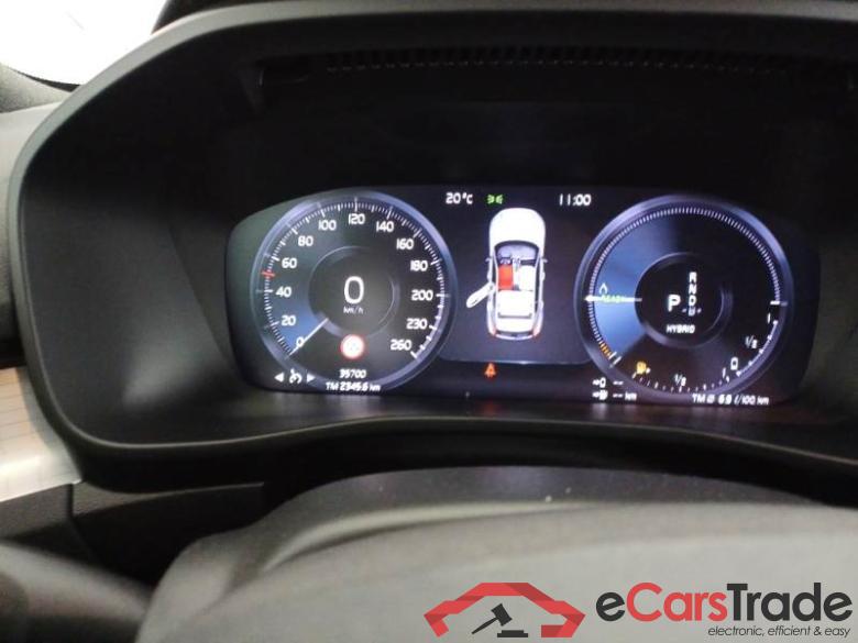 VOLVO XC40 / 2021 / 5P / SUV T4 RECHARGE PLUG-IN AUTO CORE #4