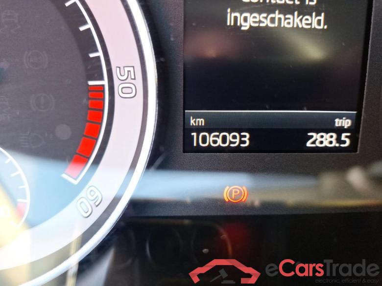 SKODA - SKO SUPERB COMBI CRTDI 120PK DSG7 Ambition Pack Corporate With Heated Seats & Safety & Towing Hook #5