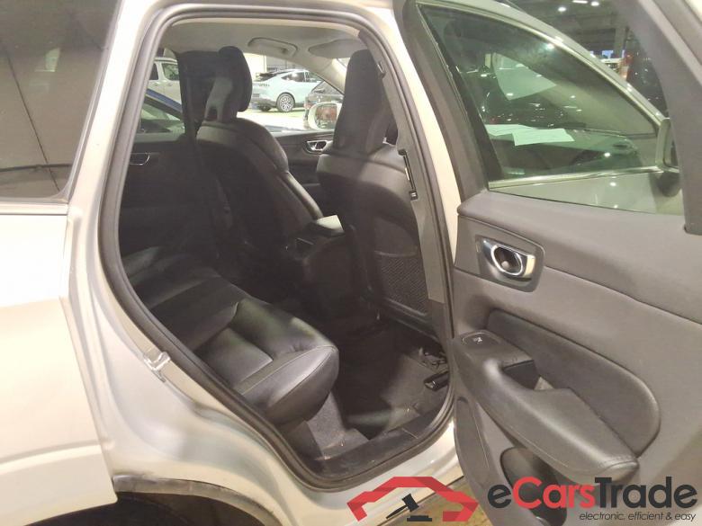 VOLVO XC60 2.0 B4 P MHEV MOMENTUM PRO AUTO #5