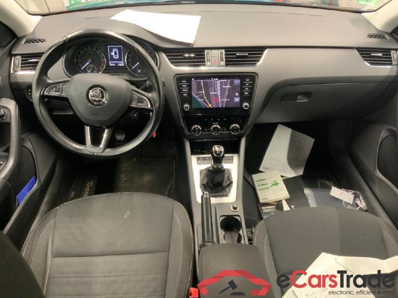 Octavia Combi Ambition 1.6 TDI 85KW MT5 E6 #3