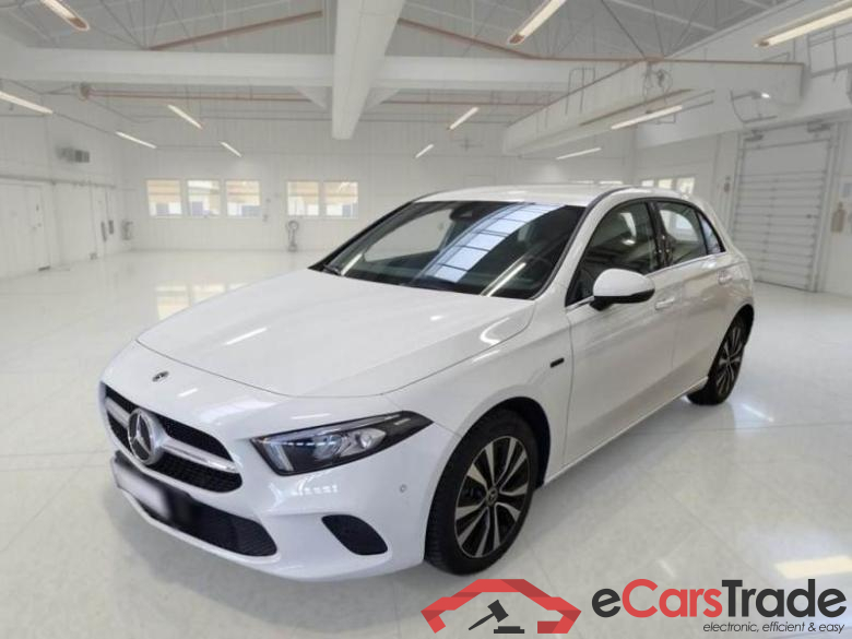 MERCEDES-BENZ CLASSE A / 2018 / 5P / BERLINA A 250 E EQ-POWER BUSINESS EXTRA