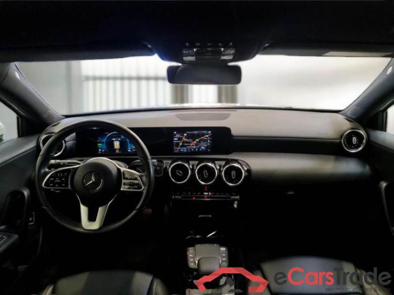 MERCEDES-BENZ CLASSE A / 2018 / 5P / BERLINA A 250 E EQ-POWER BUSINESS EXTRA #3