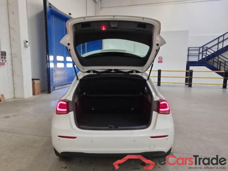 MERCEDES-BENZ CLASSE A / 2018 / 5P / BERLINA A 250 E EQ-POWER BUSINESS EXTRA #5