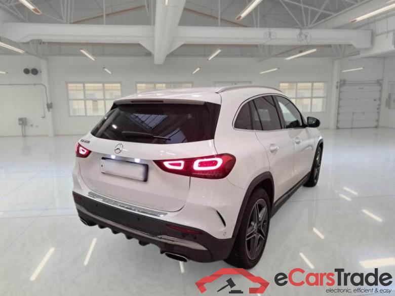 MERCEDES-BENZ GLA / 2020 / 5P / CROSSOVER GLA 200 AUTOMATIC PREMIUM #2
