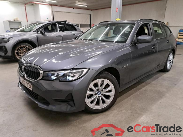 BMW - BMW 3 TOURING 320e 204PK Business Edition With Heated Pano Roof  * HYBRID *