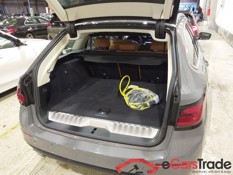 BMW 5-serie 2.0 530E 200KW XDRIVE AUTO TOURING #3