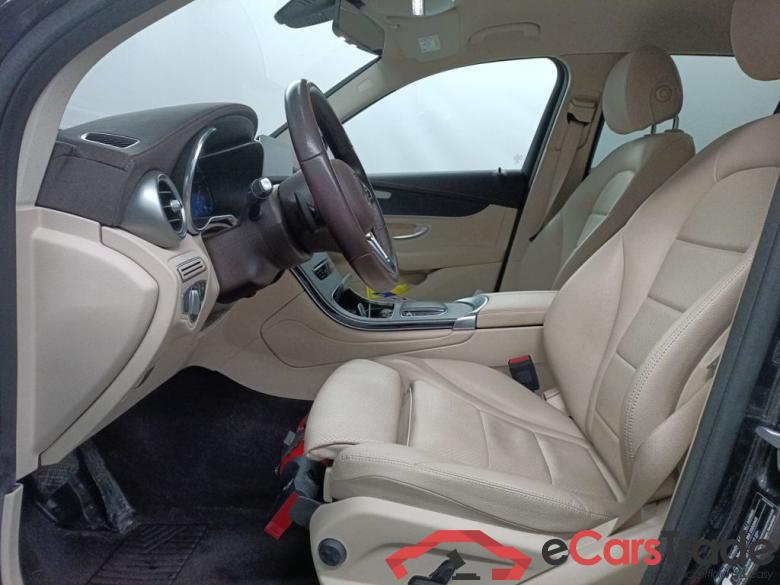 Mercedes-Benz GLC GLC 300 de Business Solution 4MATIC 5d #3