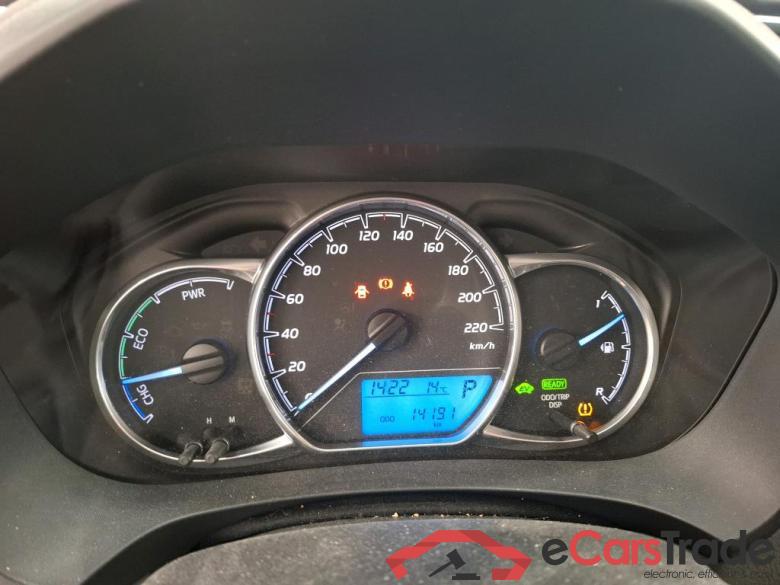 TOYOTA Yaris Hybride / 2017 / 5P / Berline 1.5 VVT-I HYBRID France Business #6