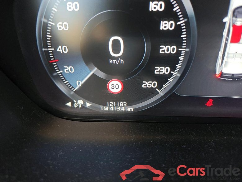 VOLVO XC60 / 2017 / 5P / todoterreno 2.0 T4 Inscription Auto #5