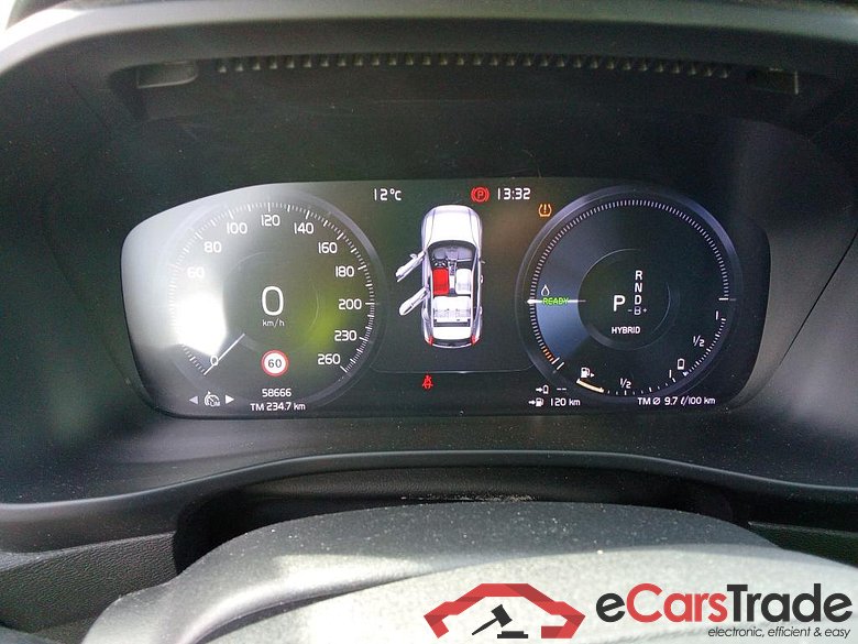 VOLVO XC40 / 2017 / 5P / todoterreno 1.5 T4 Twin Recharge R-Design Auto #4