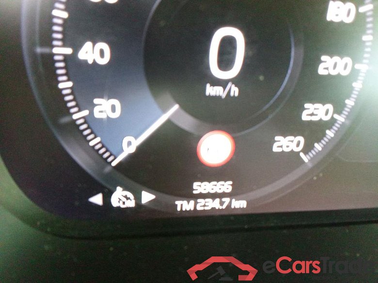 VOLVO XC40 / 2017 / 5P / todoterreno 1.5 T4 Twin Recharge R-Design Auto #5