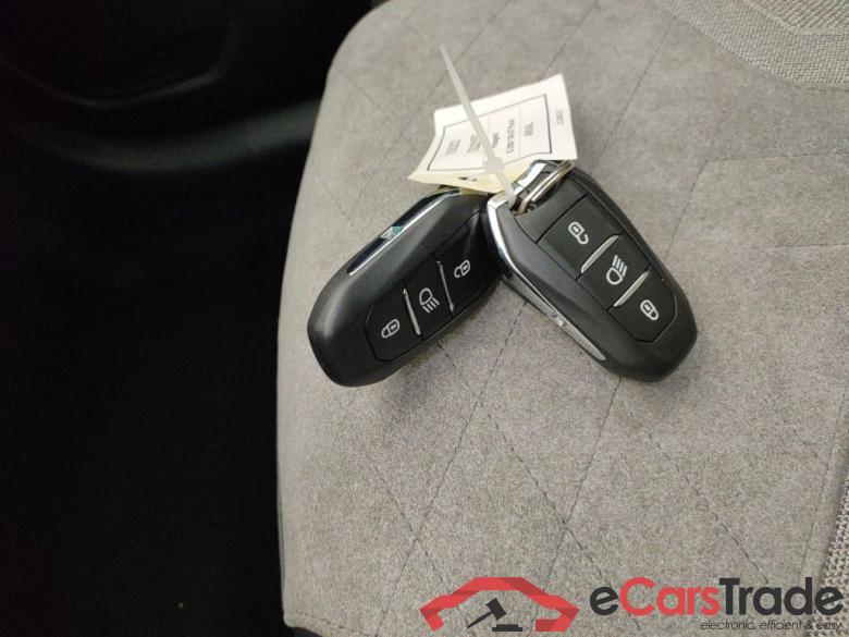 PEUGEOT E-208 50 kWh GT Pack 5d #4