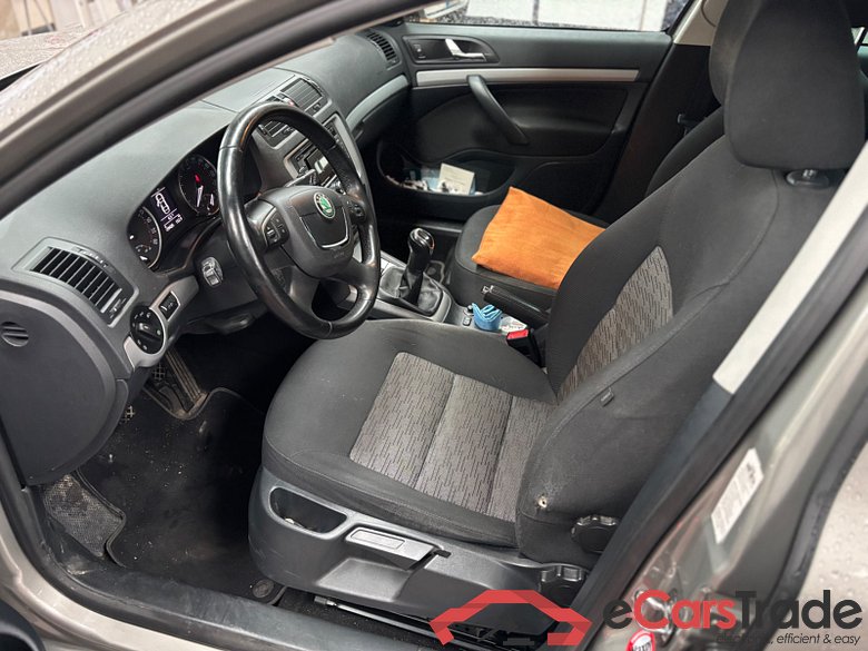 Skoda Octavia 1.6 TDI Navi Klima PDC ... #5