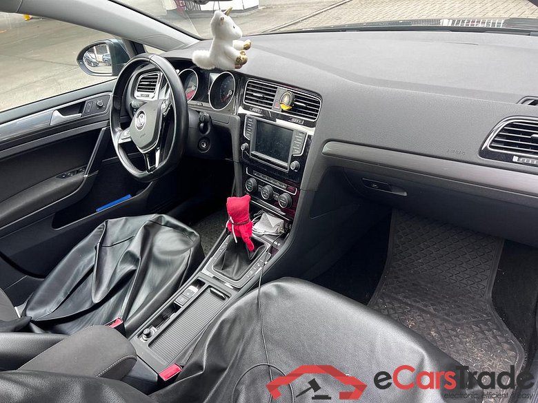 VOLKSWAGEN Golf VII Golf Comfortline 1.6 TDI BlueMotion Technology 81 kW (110 ch) 5 vitesses manuel #4