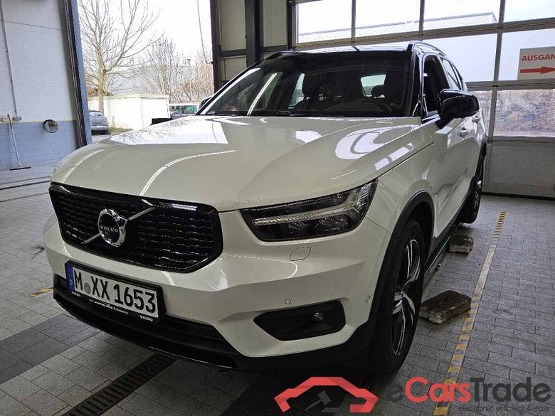 Volvo XC40 (2017->) DE - SUV5 B4 2WD EU6d, R-Design (EURO 6d), 2020 - 2022 #1