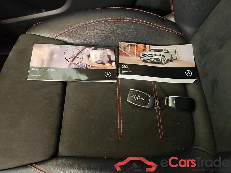 Mercedes-Benz GLA GLA 250 e DCT Business Sol AMG Limited 5d + Pano #4