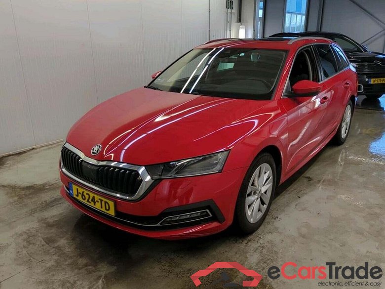SKODA Octavia Combi 1.5 TSI First Edit. #1