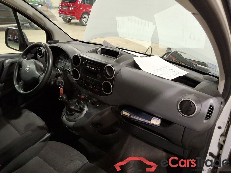 PEUGEOT PARTNER FOURGON SWB - 2015 1.6i L1H1 Premium 120 STOCK #6