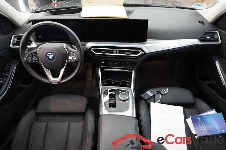 3 Touring 330 e 2.0 215KW AT8 E6d #3