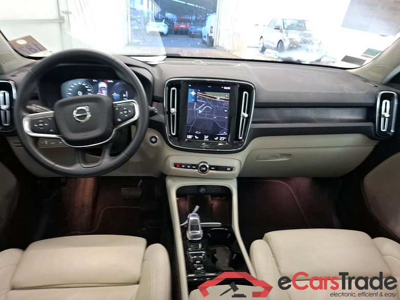 VOLVO XC40 / 2022 / 5P / SUV Recharge T5 262 DCT7 Plus #5