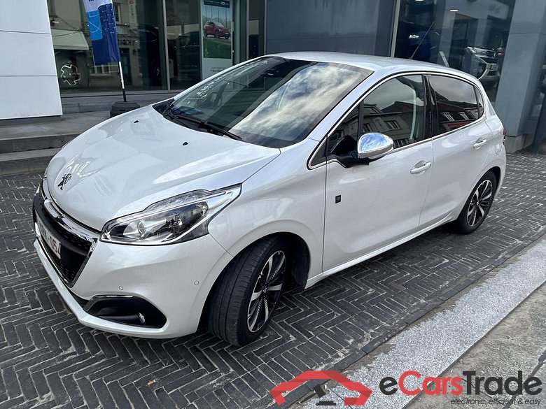 PEUGEOT 208 1.2 PureTech Tech Edition S&S #1