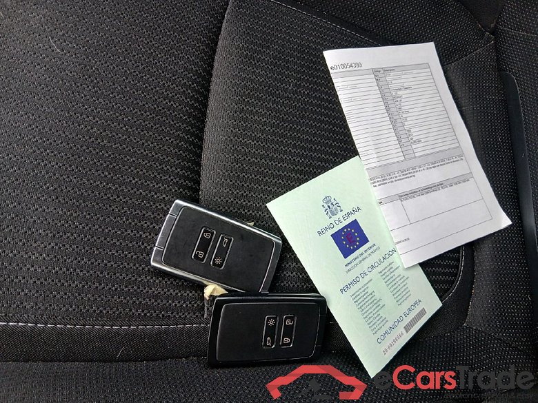 RENAULT Mégane / 2020 / 5P / familiar Business Blue dCi 85 kW (115CV) #5