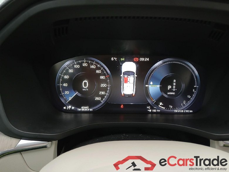 VOLVO XC60 / 2017 / 5P / todoterreno 2.0 T6 AWD Recharge Inscription Auto #4