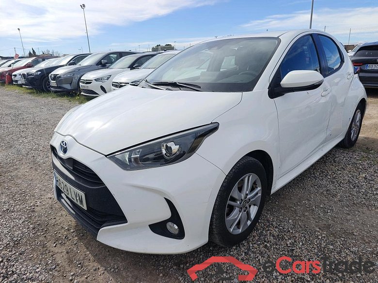 TOYOTA Yaris / 2020 / 5P / berlina con portón 1.5 120H Active Tech #1