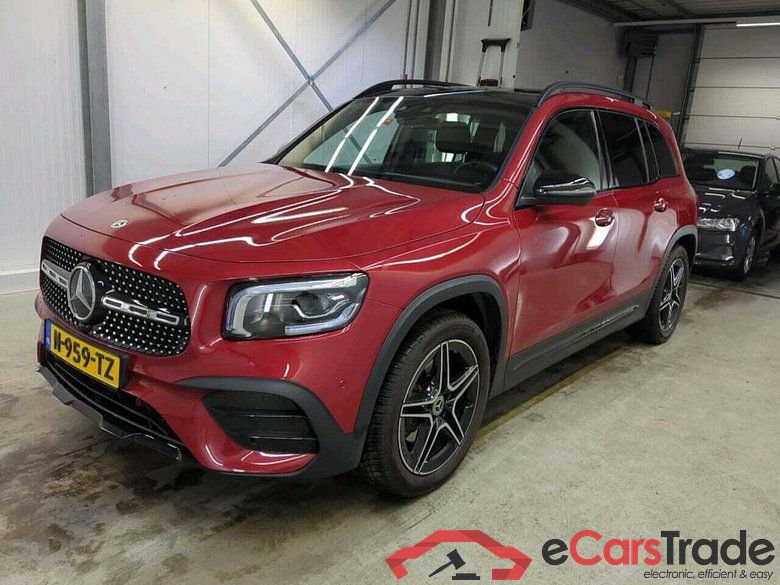 MERCEDES-BENZ GLB 200 Bns Solut. AMG
