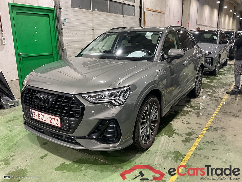 AUDI Q3 1.4 45 TFSI E S TRONIC S LINE