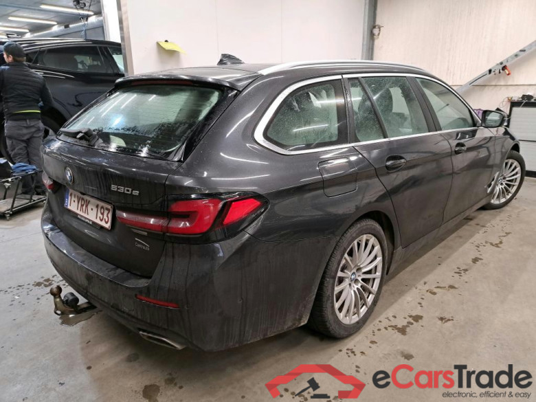 BMW 530e Plug-In Hybrid Aut. LED-Xenon LC-Pro ACC Ambient Navi-Pro Leather KeylessGo Camera Klima PDC ... #2