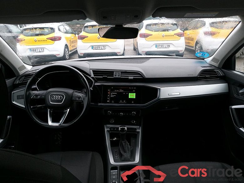 AUDI Q3 / 2018 / 5P / todoterreno 45 TFSI e 180kW S tronic Advanced #3