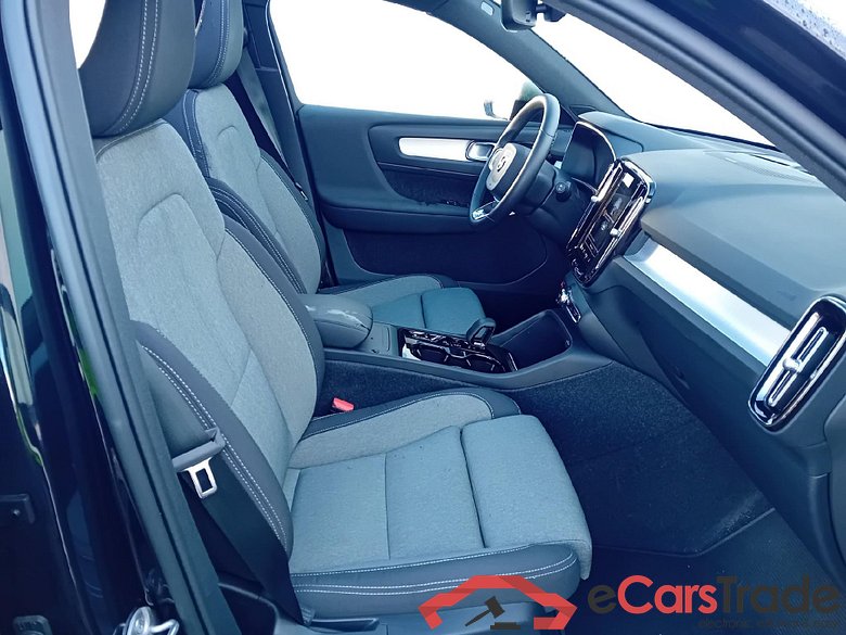 VOLVO XC40 / 2021 / 5P / todoterreno 2.0 B3 G Plus Dark Auto #6