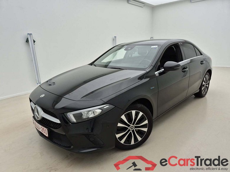 Mercedes A 250e Limo Plug-In Hybrid Aut. LED-Xenon Widescreen Navi 1/2 Sport-Leather KeylessGo Camera Klima PDC ... #1