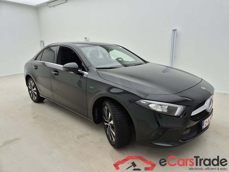 Mercedes A 250e Limo Plug-In Hybrid Aut. LED-Xenon Widescreen Navi 1/2 Sport-Leather KeylessGo Camera Klima PDC ... #2