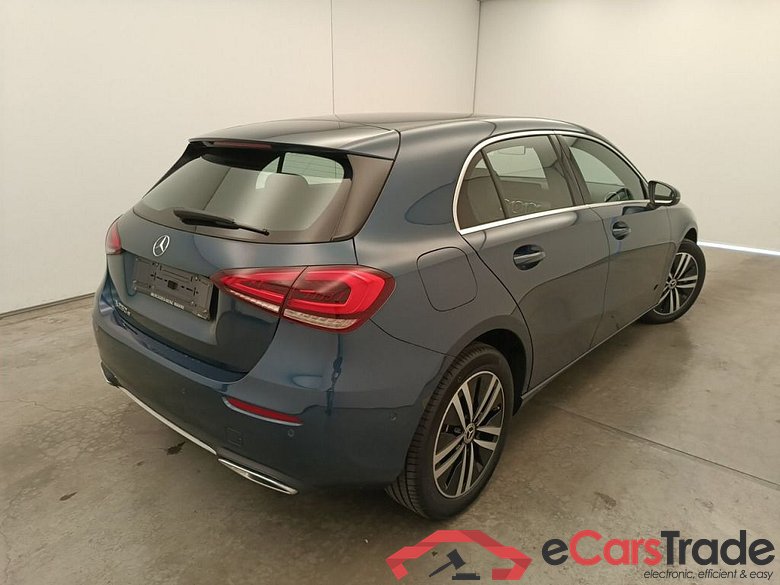 Mercedes-Benz A-Klasse A 250 e Luxury Line 5d #2